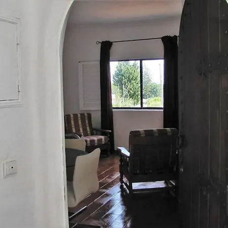 With 2 Bedrooms In Porches With Furnished Balcony And Wifi شقة