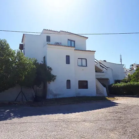 With 2 Bedrooms In Porches With Furnished Balcony And Wifi شقة لاغوا