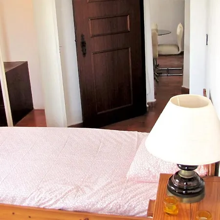 With 2 Bedrooms In Porches With Furnished Balcony And Wifi * لاغوا