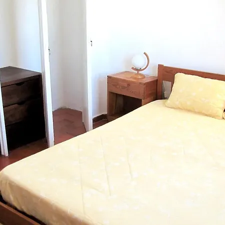 With 2 Bedrooms In Porches With Furnished Balcony And Wifi