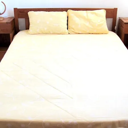 With 2 Bedrooms In Porches With Furnished Balcony And Wifi Apartman