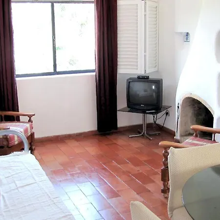 Apartman With 2 Bedrooms In Porches With Furnished Balcony And Wifi Lagoa